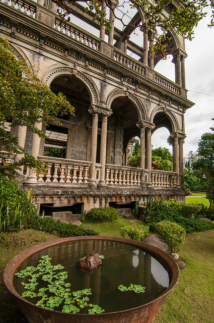 Mansion ruins in Talisay / Philippines